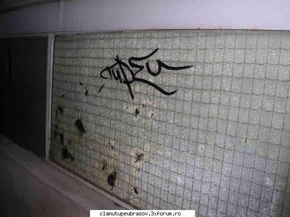 tupeu crew tagging, writing... [graffiti] balcon julieto!